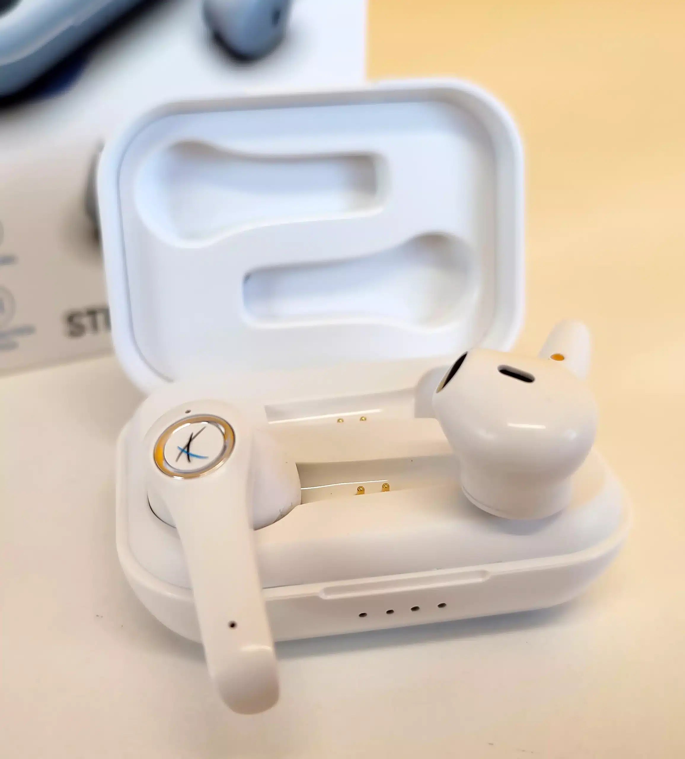 Orpheus Auricolari Wireless Stereo Bluetooth Cuffie Ascolta la tua musica preferita in alta qualità e senza fili Orpheus Auricolari Wireless Stereo Bluetooth Cuffie Ascolta la tua musica preferita in alta qualità e senza fili